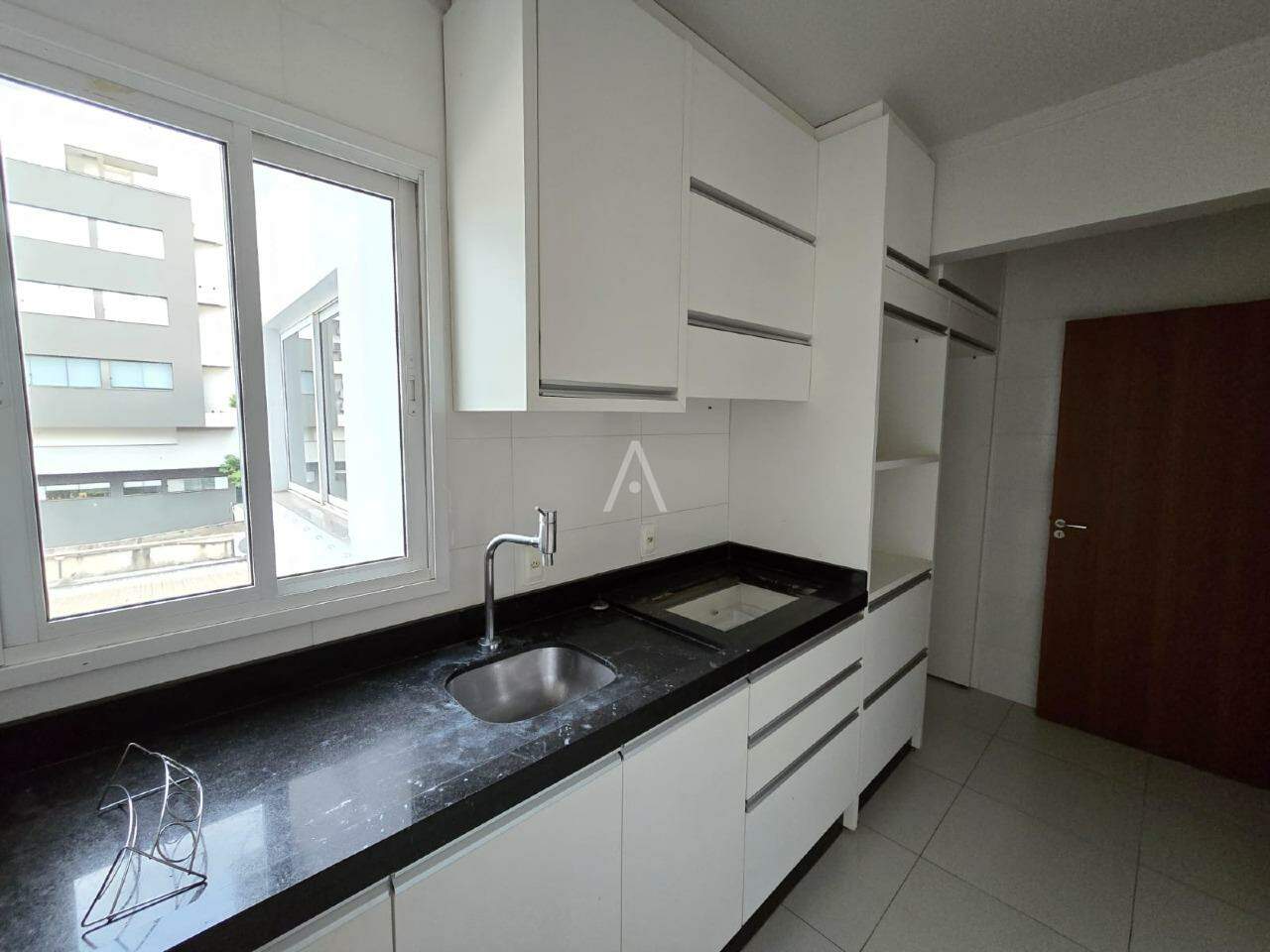 Apartamento para para aluguel no Bairro CENTRO em TOLEDO: 