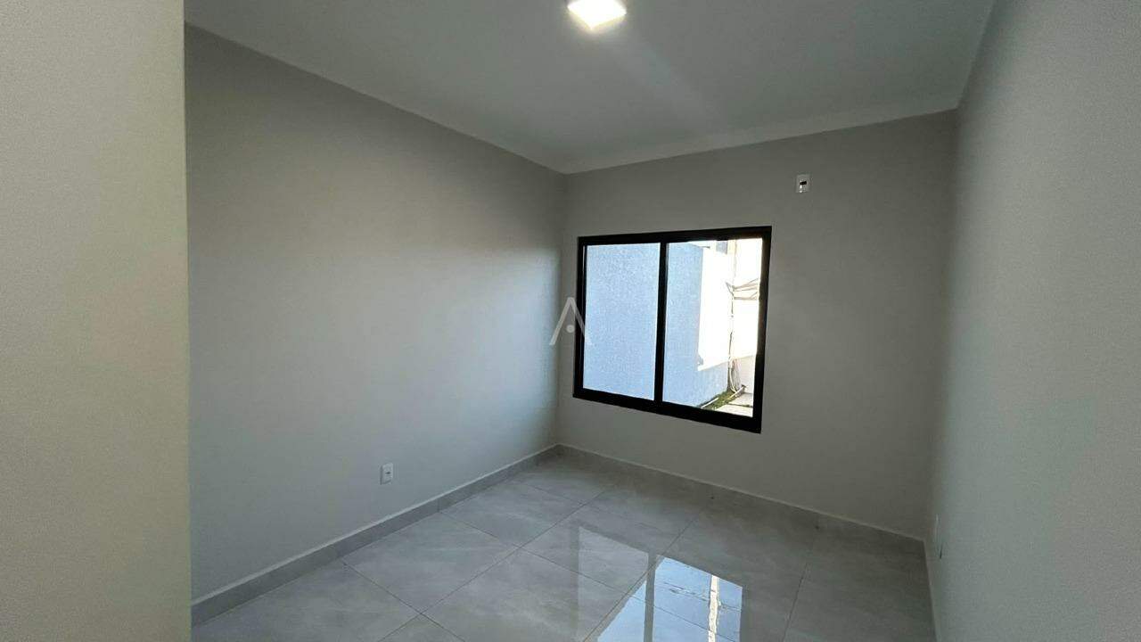 Casa Residencial para à venda no Bairro CASCAVEL VELHO em CASCAVEL: 