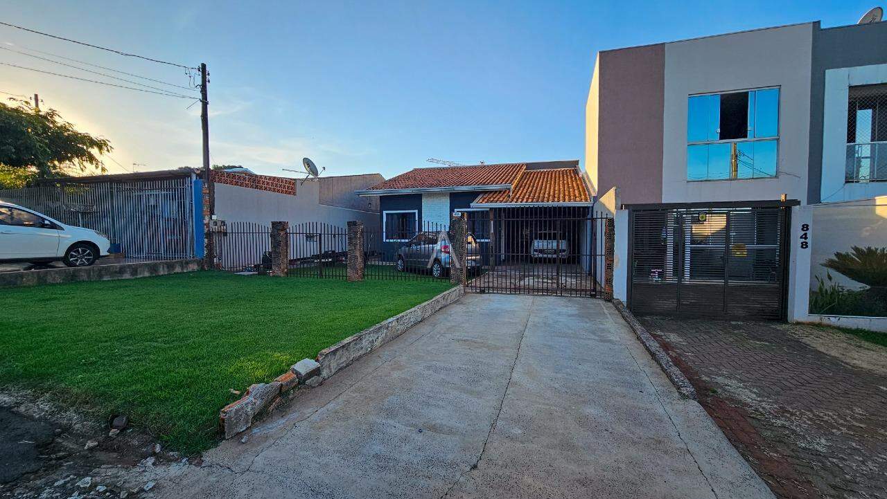 Casa Residencial para à venda no Bairro BRASILIA em CASCAVEL: 