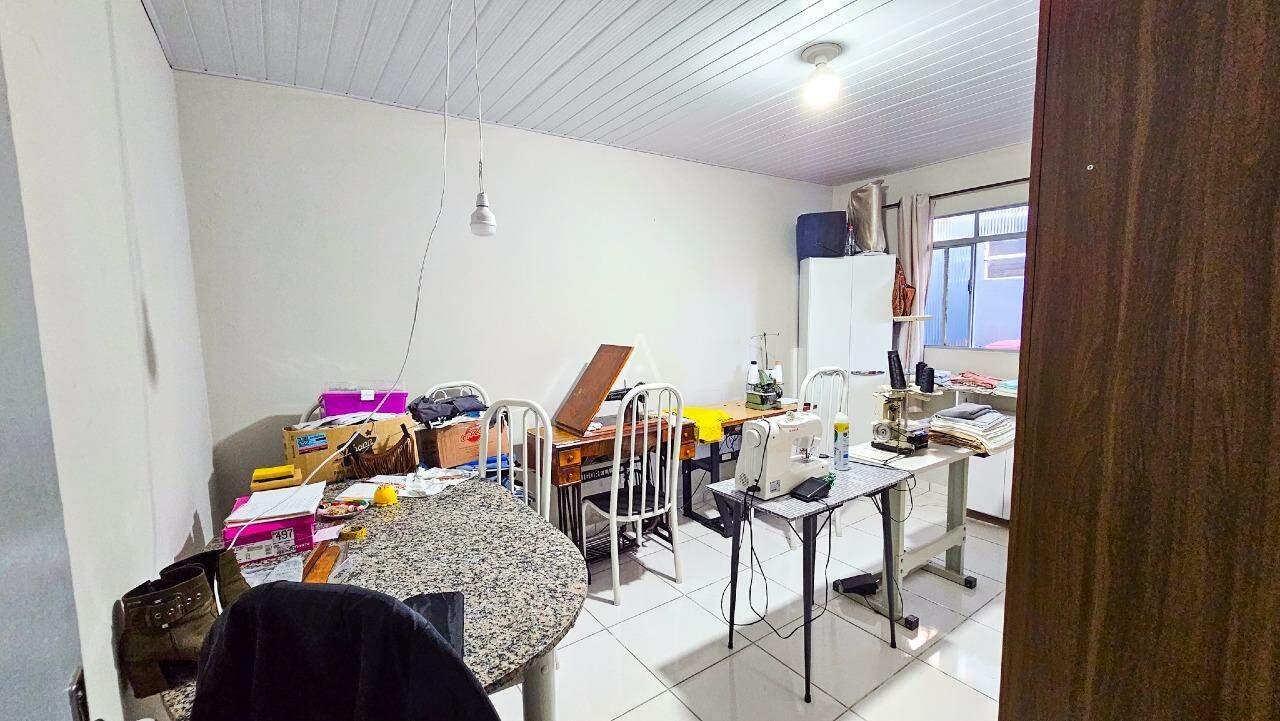 Casa Residencial para à venda no Bairro BRASILIA em CASCAVEL: 