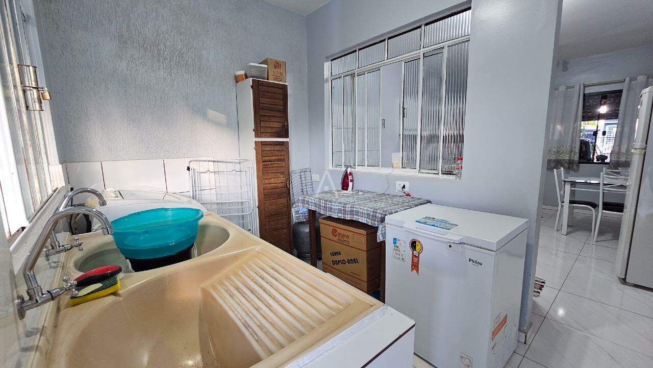 Casa Residencial para à venda no Bairro BRASILIA em CASCAVEL: 