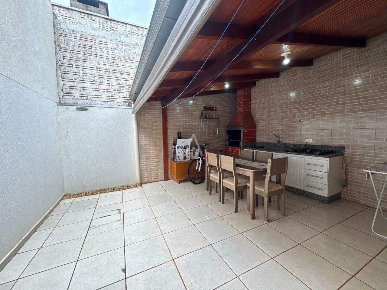 Casa Residencial para para aluguel no Bairro ESMERALDA em CASCAVEL: 