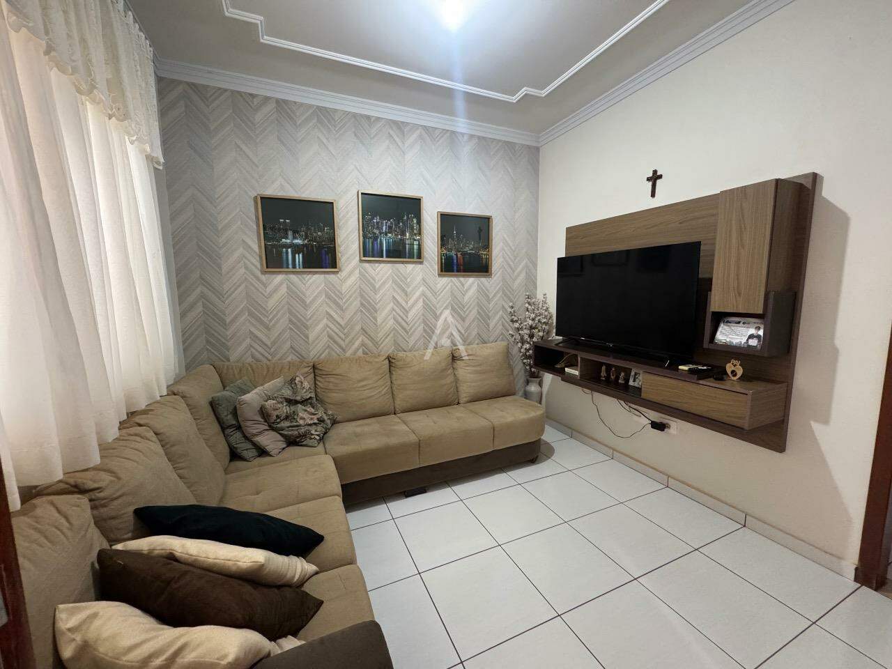 Casa Residencial para para aluguel no Bairro ESMERALDA em CASCAVEL: 