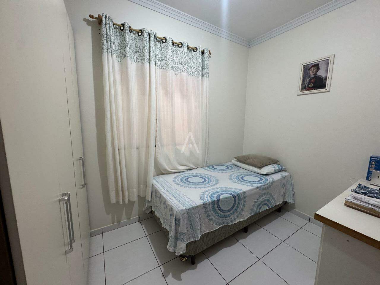 Casa Residencial para para aluguel no Bairro ESMERALDA em CASCAVEL: 