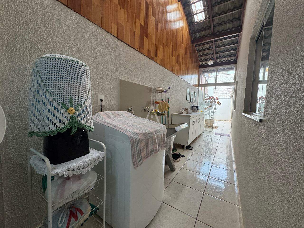Casa Residencial para para aluguel no Bairro ESMERALDA em CASCAVEL: 