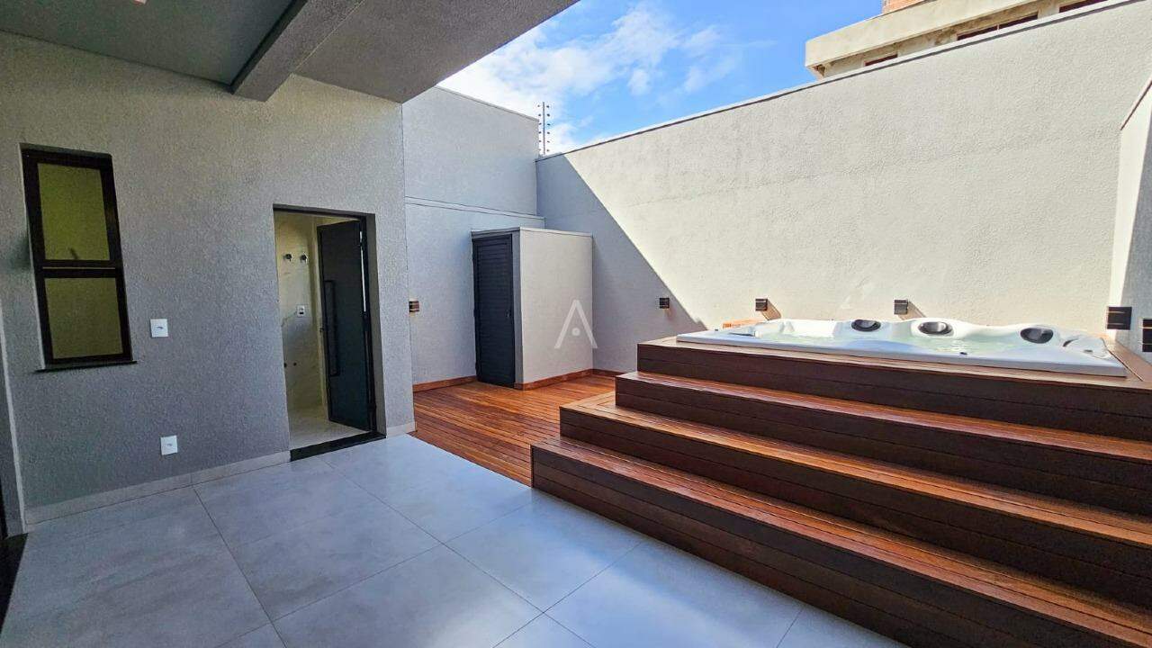Sobrado para à venda no Bairro RECANTO TROPICAL em CASCAVEL: 