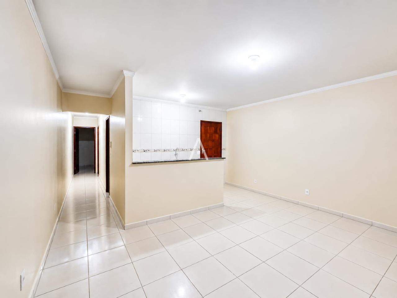 Casa Residencial para à venda no Bairro CANADA em CASCAVEL: 