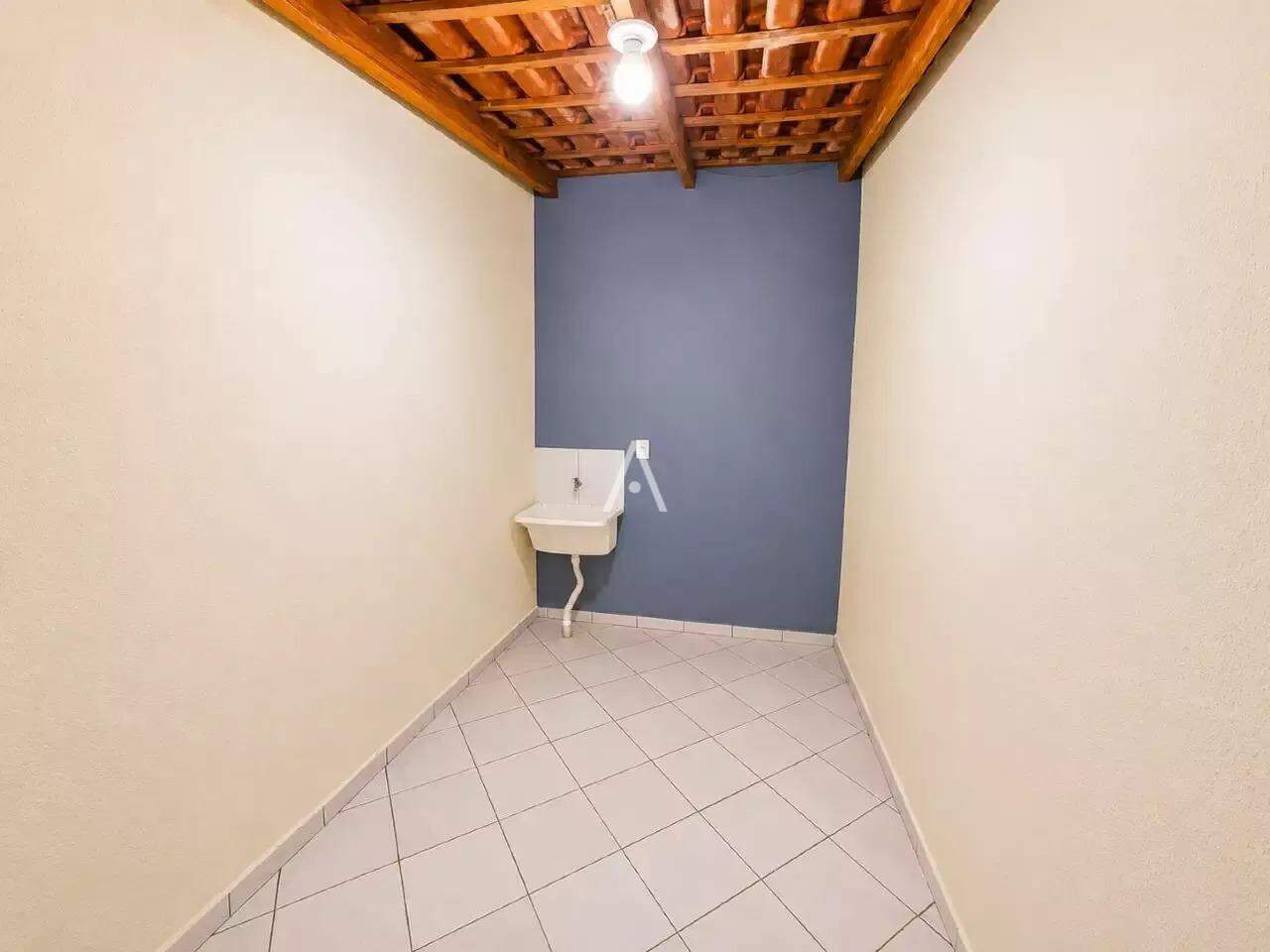 Casa Residencial para à venda no Bairro CANADA em CASCAVEL: 