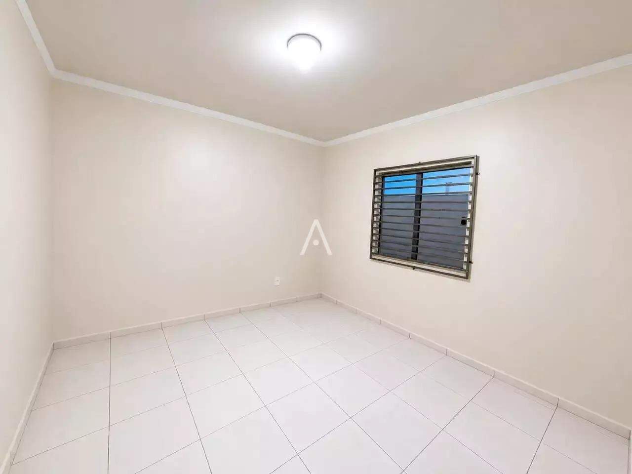 Casa Residencial para à venda no Bairro CANADA em CASCAVEL: 