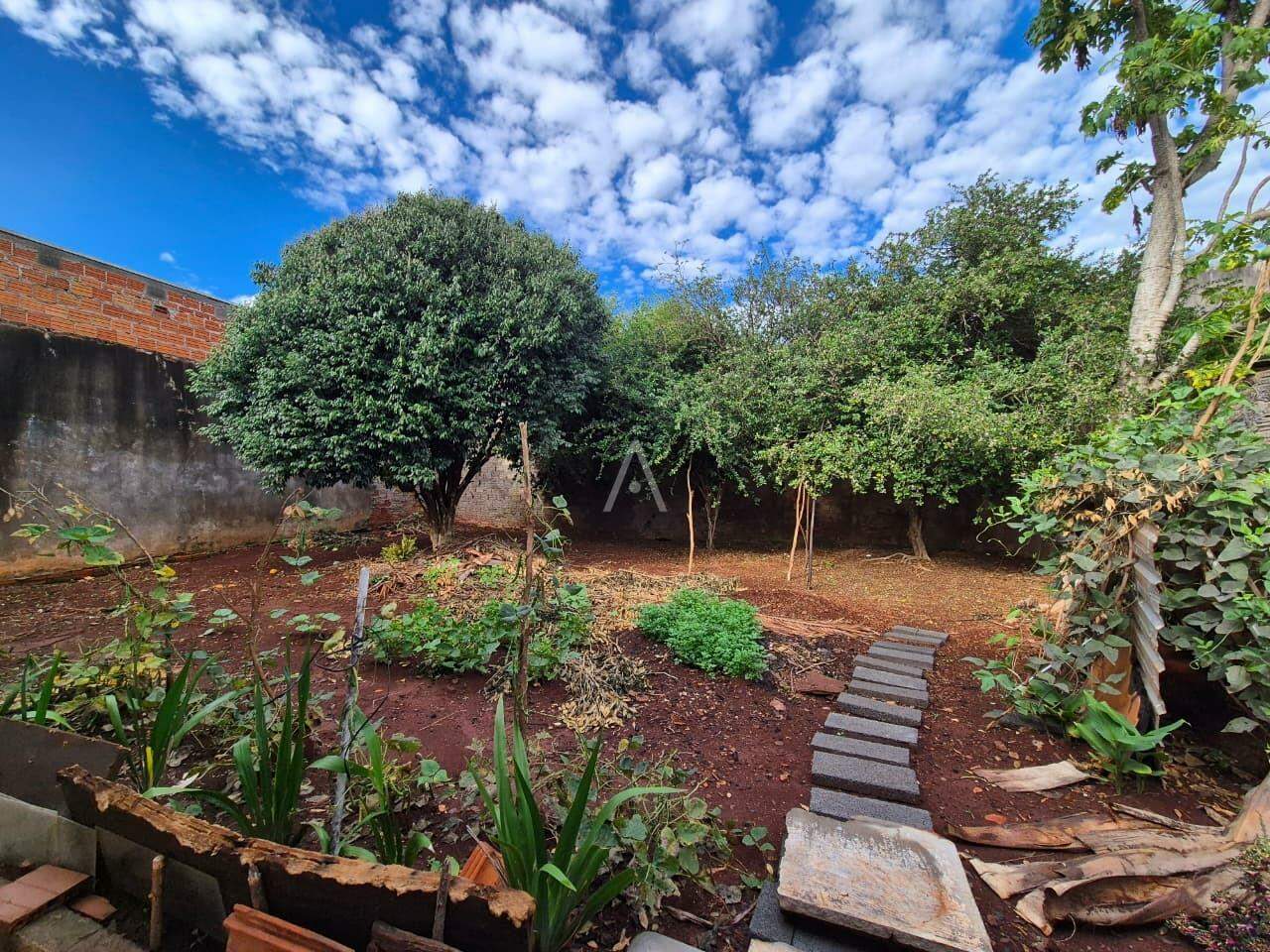 Casa Residencial para à venda no Bairro FLORESTA em CASCAVEL: 