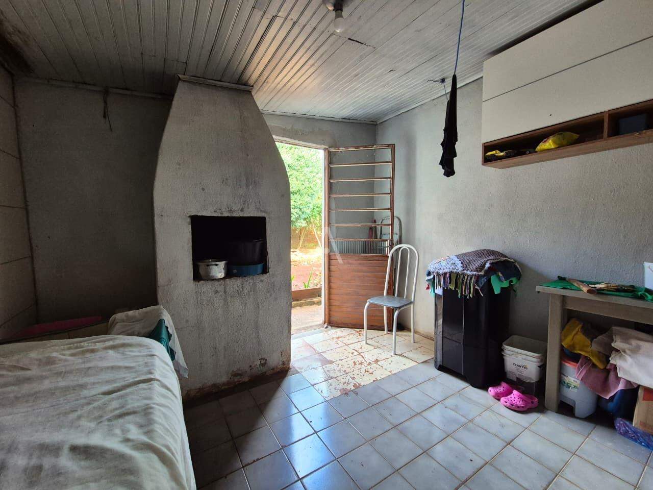 Casa Residencial para à venda no Bairro FLORESTA em CASCAVEL: 