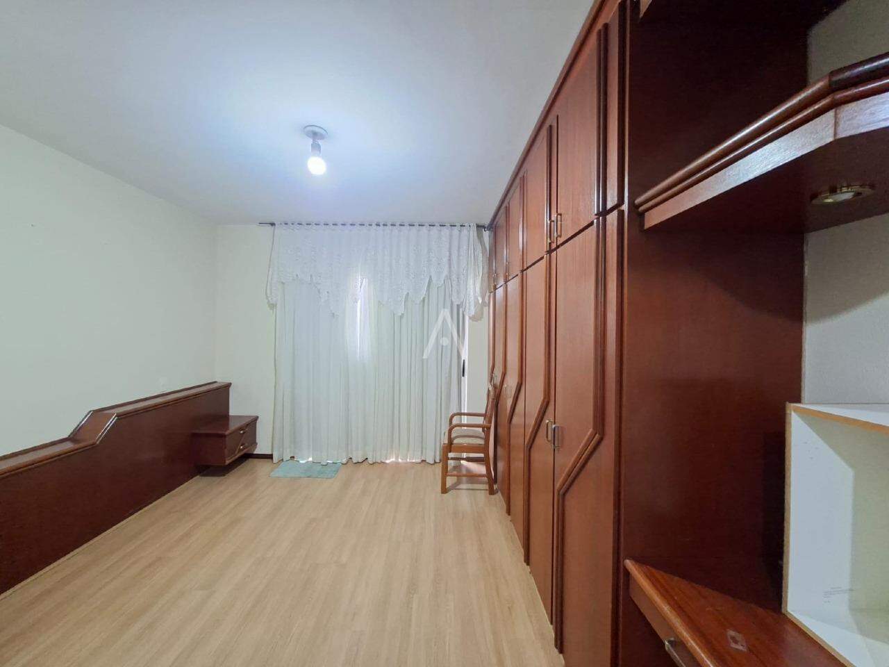 Apartamento para para aluguel no Bairro COQUEIRAL em CASCAVEL: Suíte