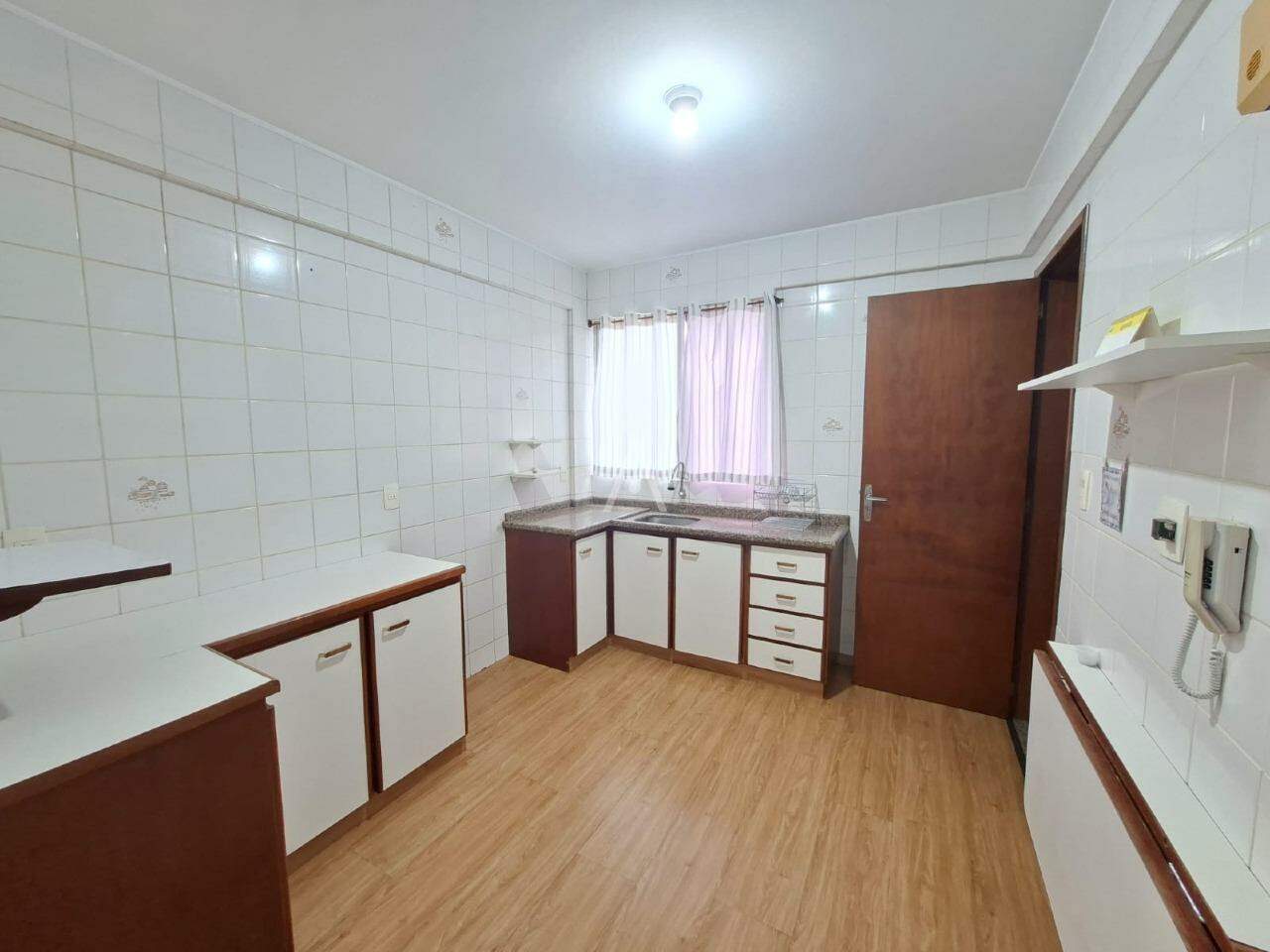 Apartamento para para aluguel no Bairro COQUEIRAL em CASCAVEL: Cozinha