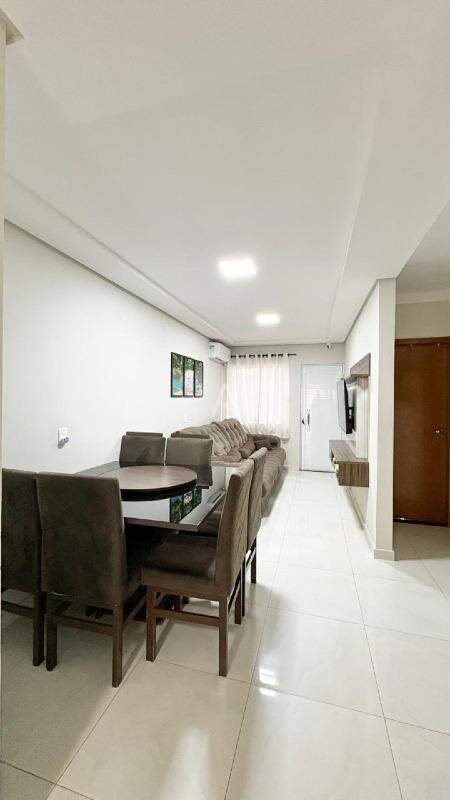 Casa Residencial para à venda no Bairro FLORAIS DO PARANA em CASCAVEL: 