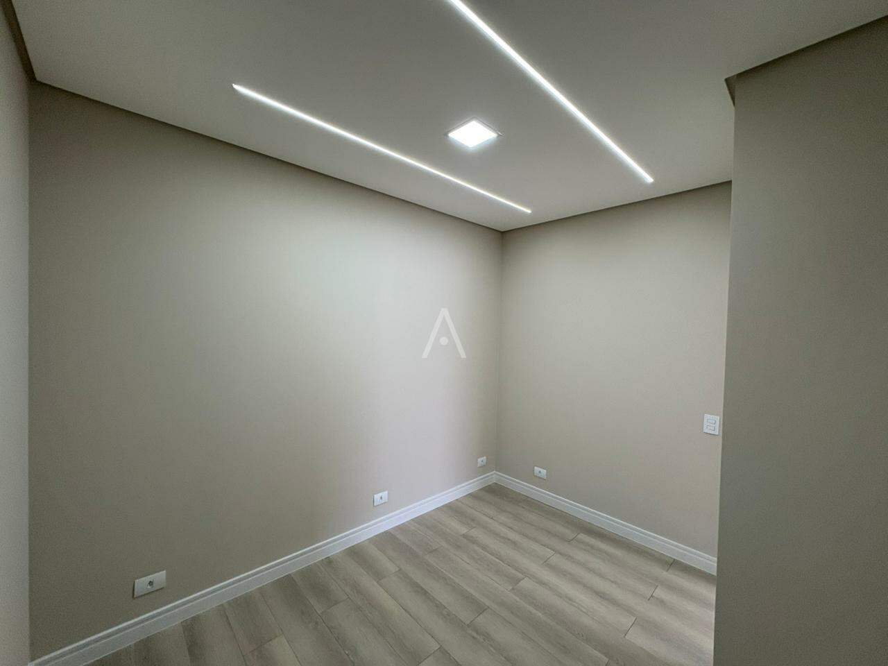 Casa Residencial para à venda no Bairro TROPICAL III em CASCAVEL: Closet
