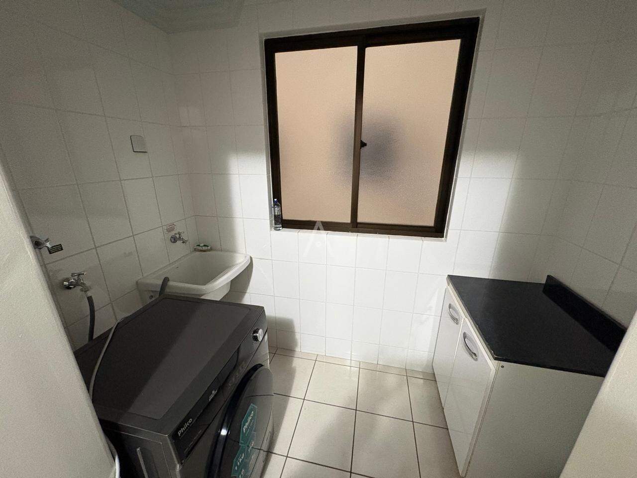 Apartamento para para aluguel no Bairro COUNTRY em CASCAVEL: Área de serviço