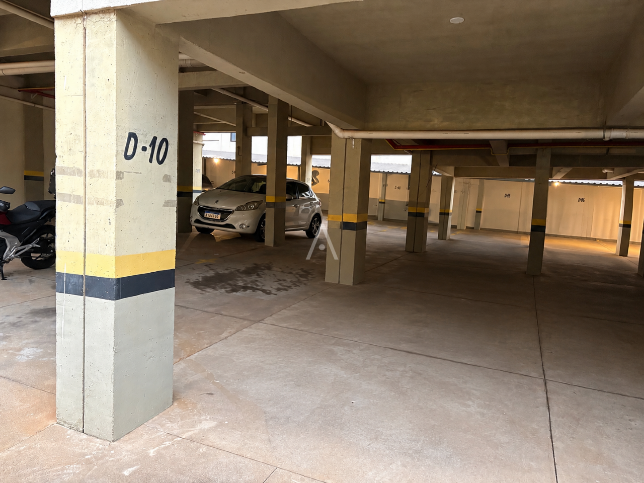 Apartamento para para aluguel no Bairro COUNTRY em CASCAVEL: garagem 2