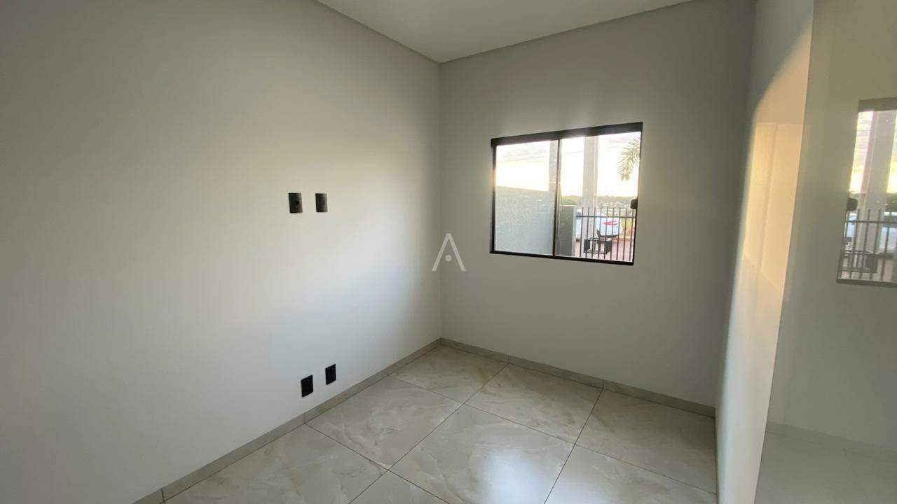 Casa Residencial para à venda no Bairro PINHEIRINHO em TOLEDO: 