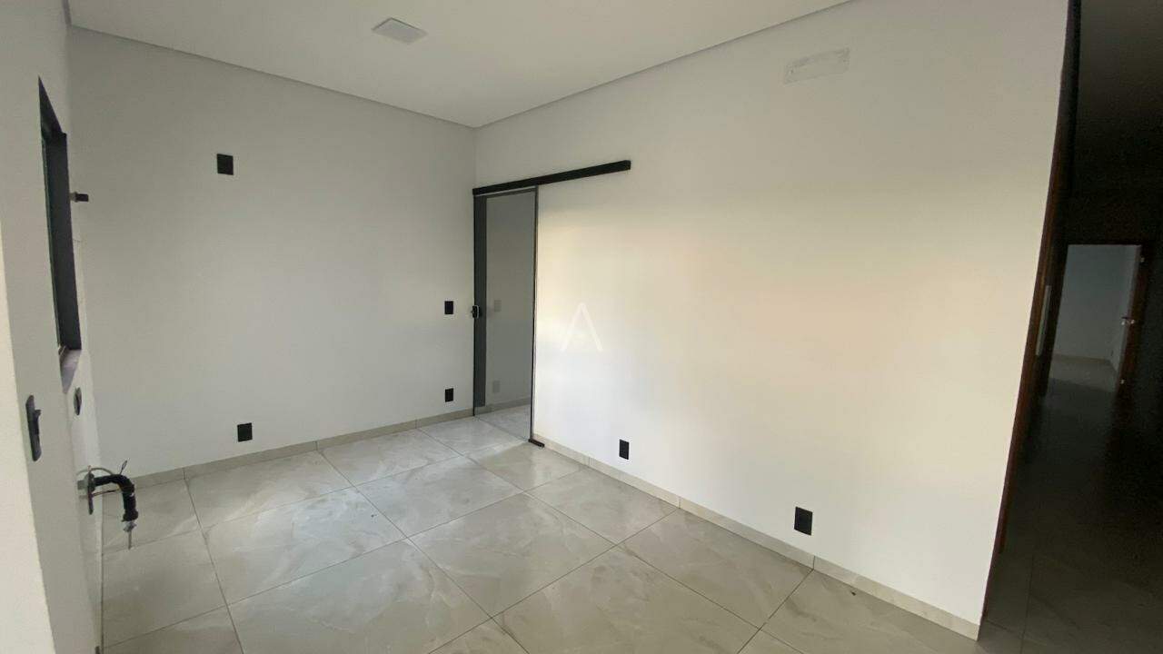 Casa Residencial para à venda no Bairro PINHEIRINHO em TOLEDO: 