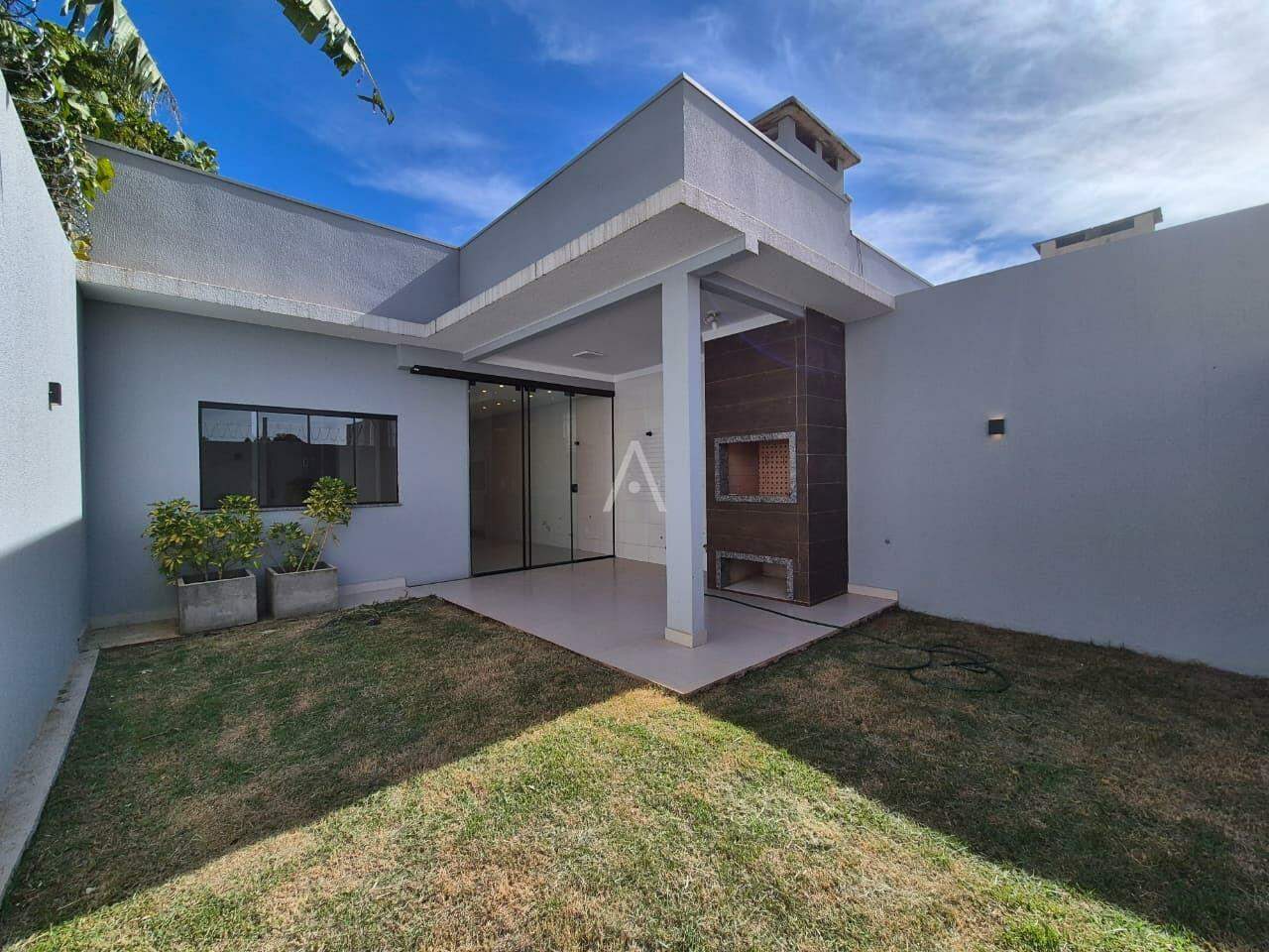Casa Residencial para à venda no Bairro CASCAVEL VELHO em CASCAVEL: 