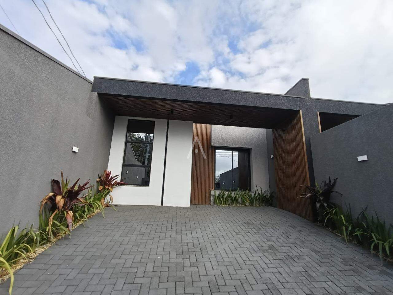 Casa Residencial para à venda no Bairro Pioneiros Catarinenses em CASCAVEL: 