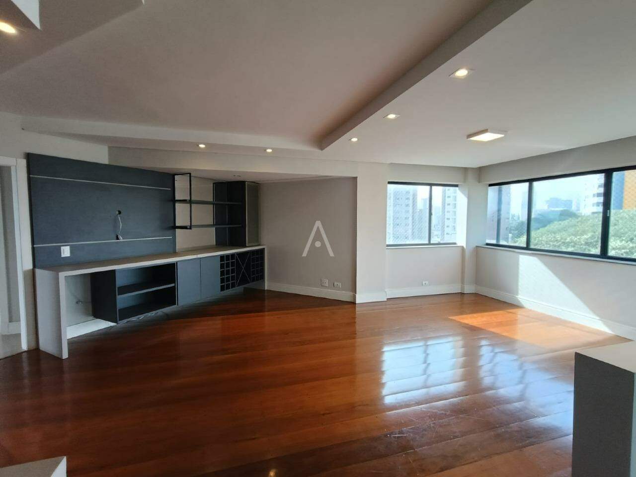 Apartamento para para aluguel no Bairro CENTRO em CASCAVEL: 