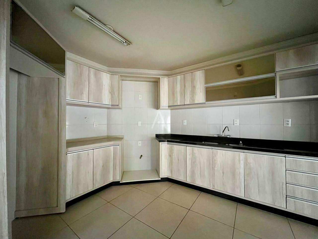 Sobrado para para aluguel no Bairro JARDIM LA SALLE em TOLEDO: Cozinha