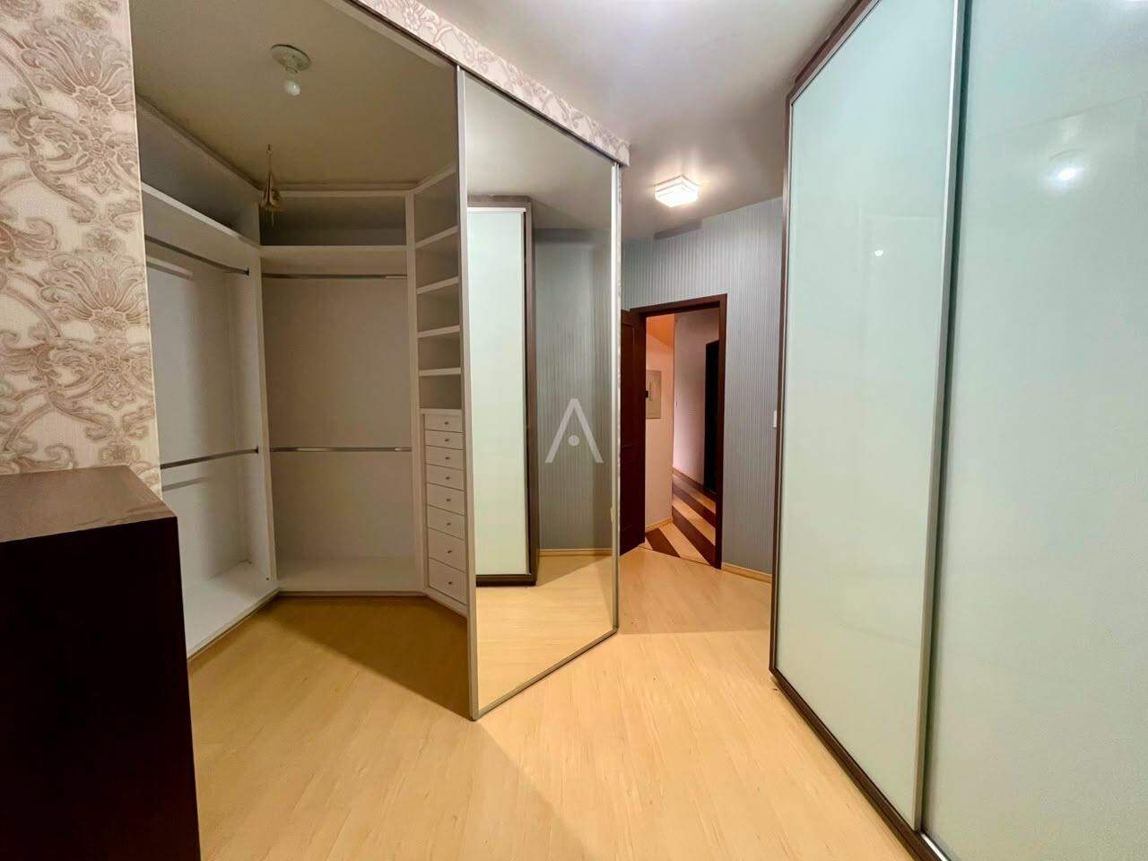Sobrado para para aluguel no Bairro JARDIM LA SALLE em TOLEDO: Closet Suíte 02