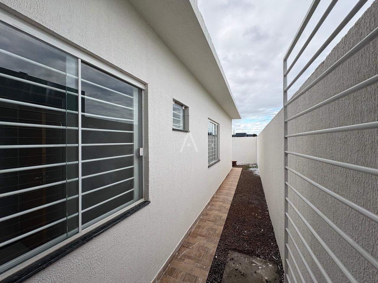 Casa Residencial para à venda no Bairro ESMERALDA em CASCAVEL: Acesso aos fundos