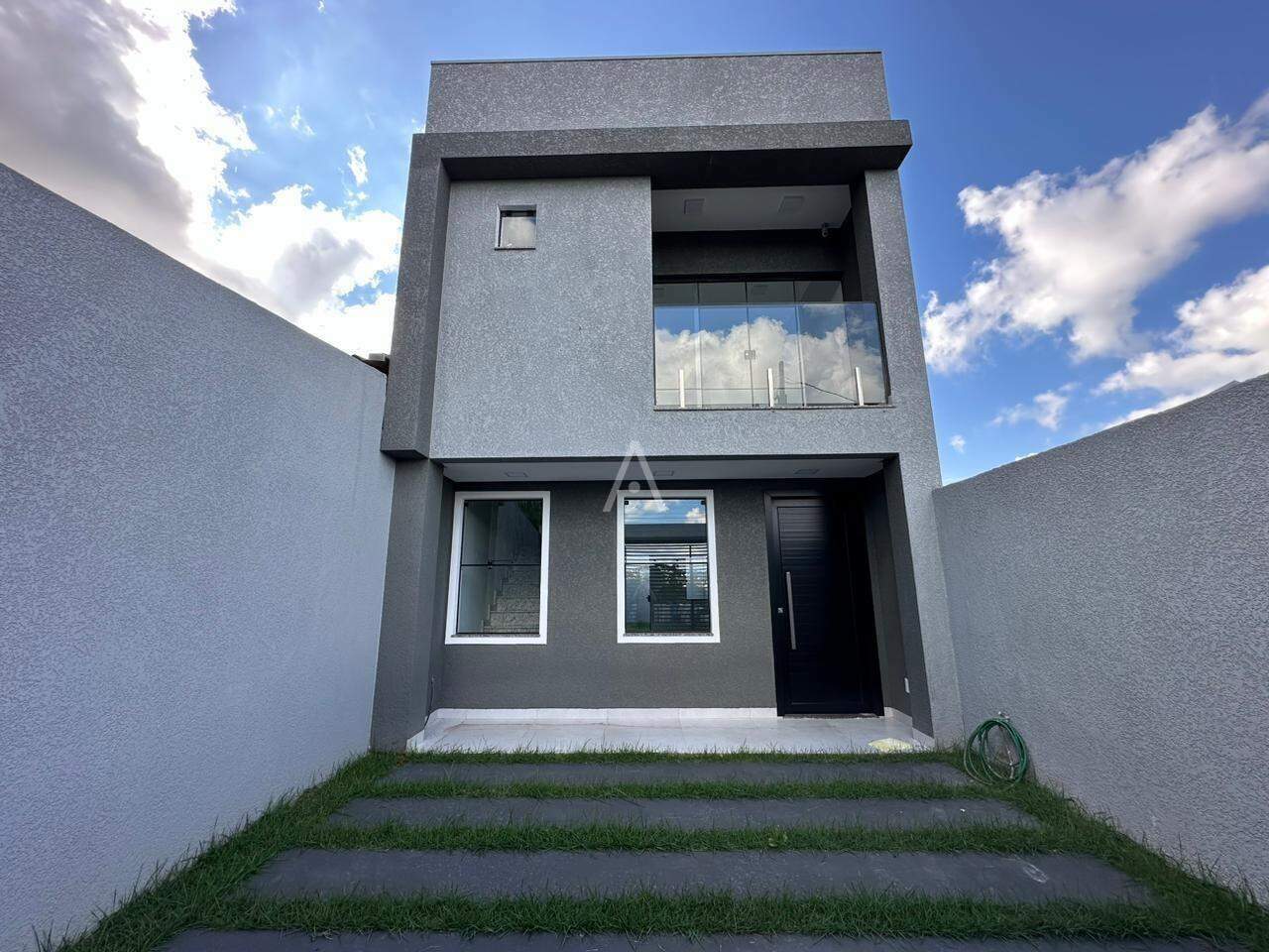 Sobrado para à venda no Bairro BRASILIA em CASCAVEL: 