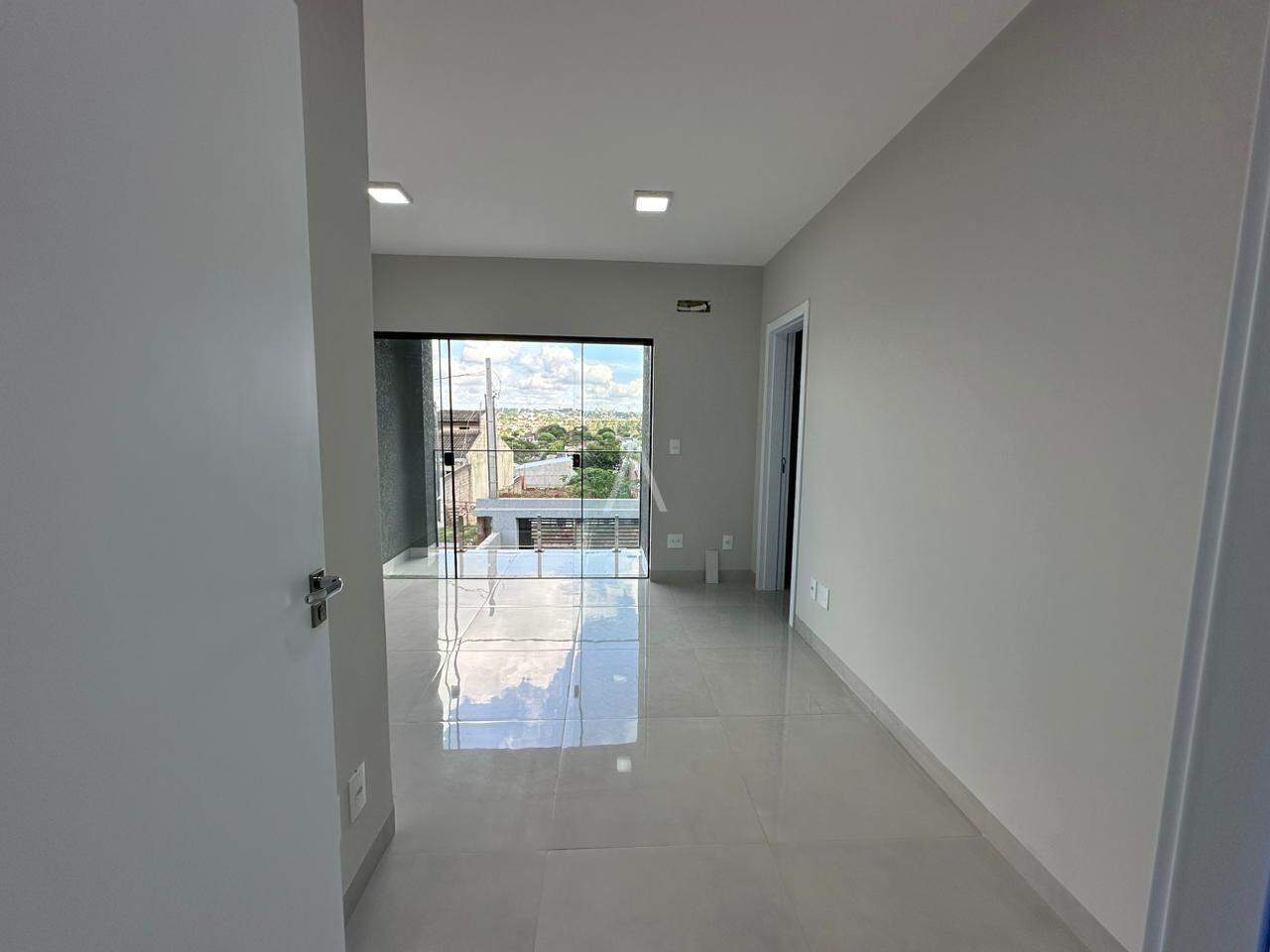 Sobrado para à venda no Bairro BRASILIA em CASCAVEL: 