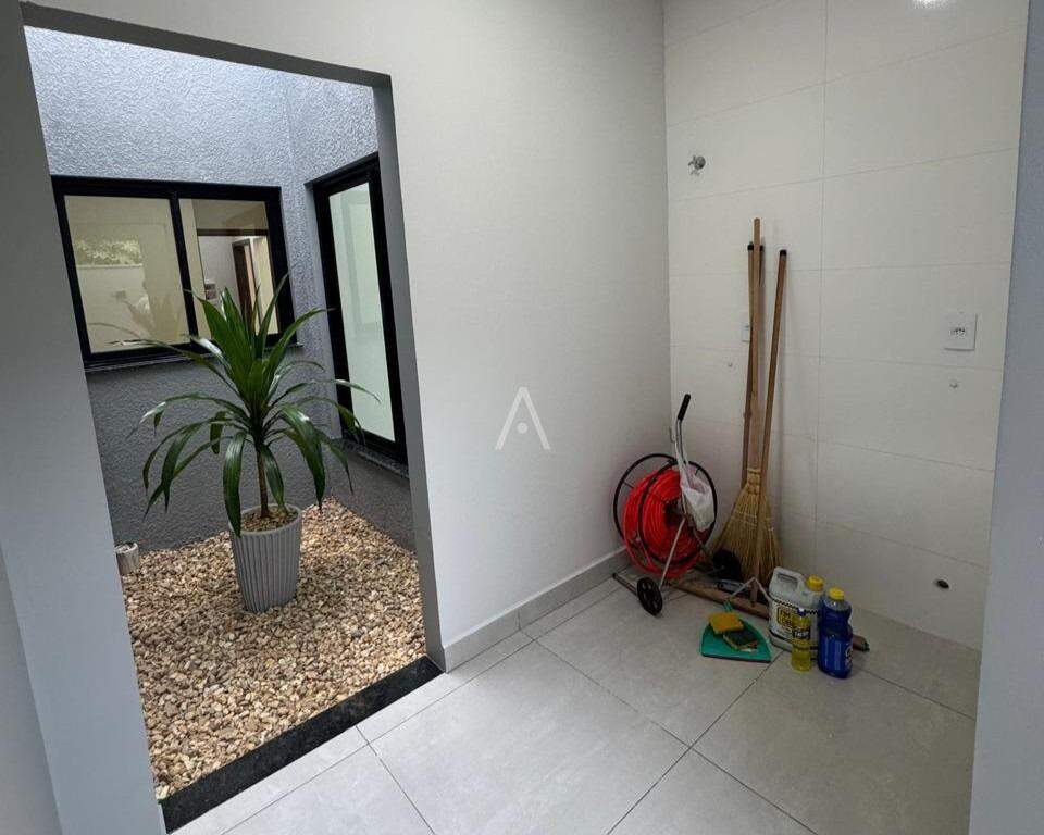Casa Residencial para à venda no Bairro JARDIM COOPAGRO em TOLEDO: