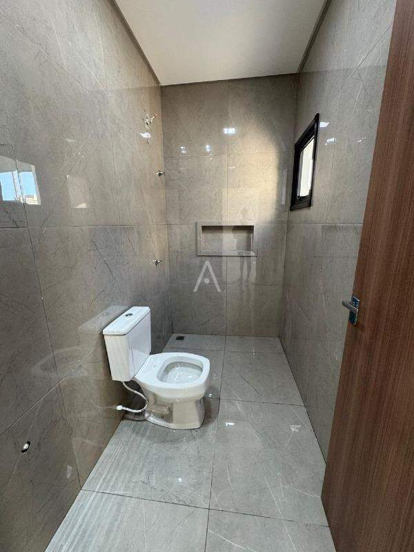 Casa Residencial para à venda no Bairro JARDIM COOPAGRO em TOLEDO: