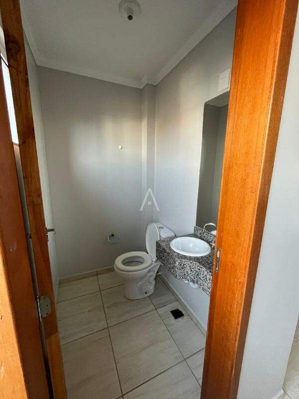 Sobrado para para aluguel no Bairro JARDIM GISELA em TOLEDO: 