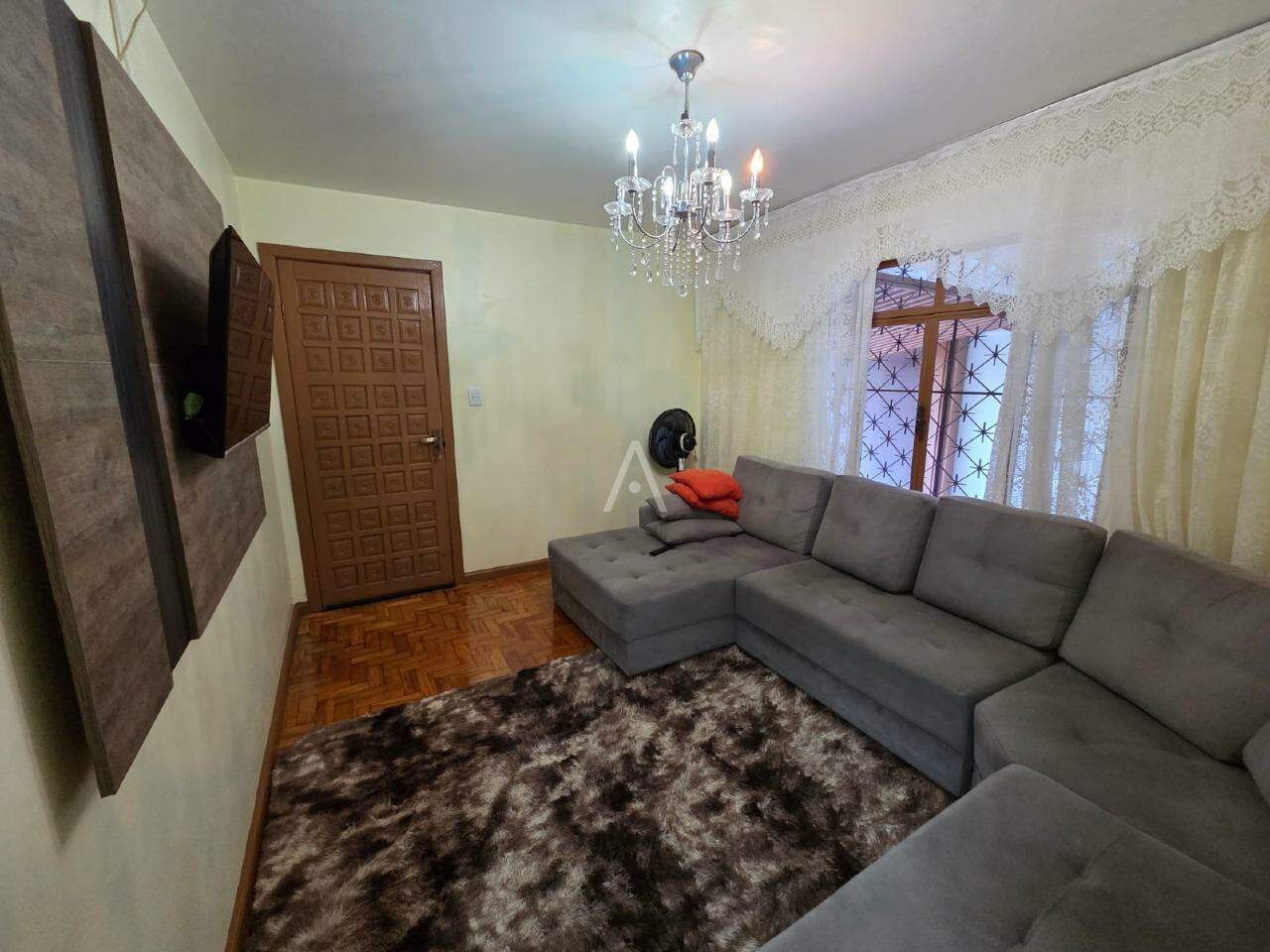 Casa Residencial para à venda no Bairro NEVA em CASCAVEL: 