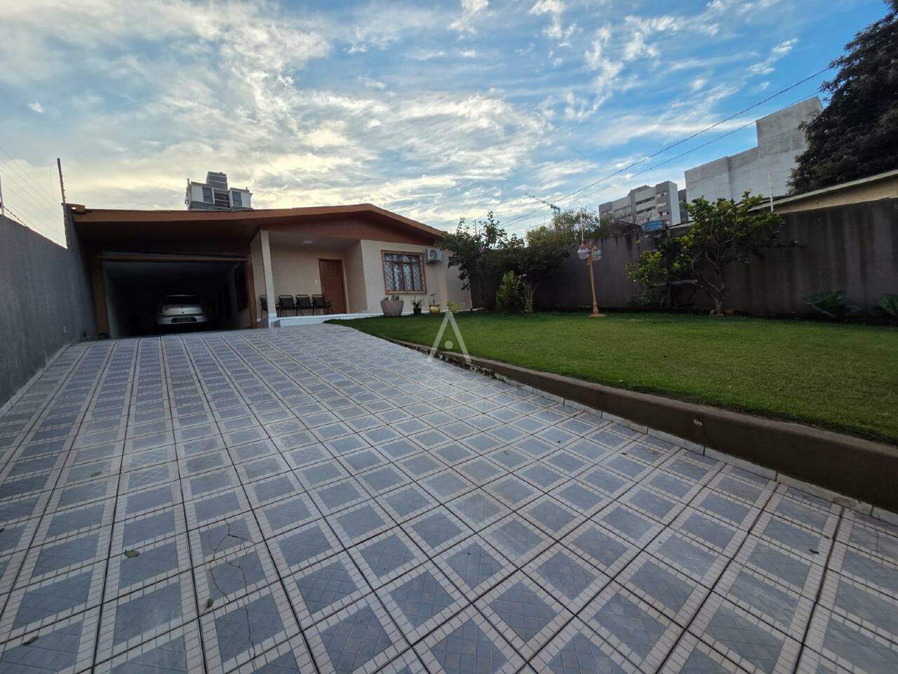 Casa Residencial para à venda no Bairro NEVA em CASCAVEL: 