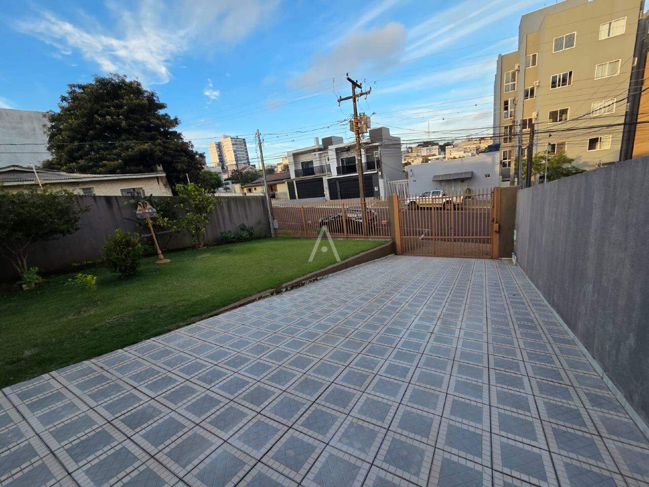 Casa Residencial para à venda no Bairro NEVA em CASCAVEL: