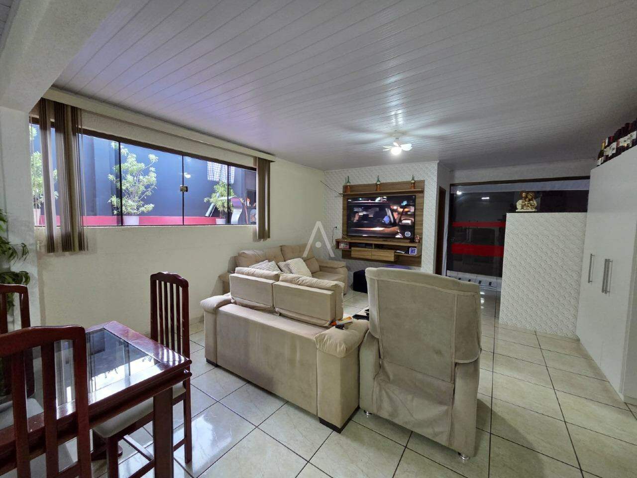 Casa Residencial para à venda no Bairro NEVA em CASCAVEL: 