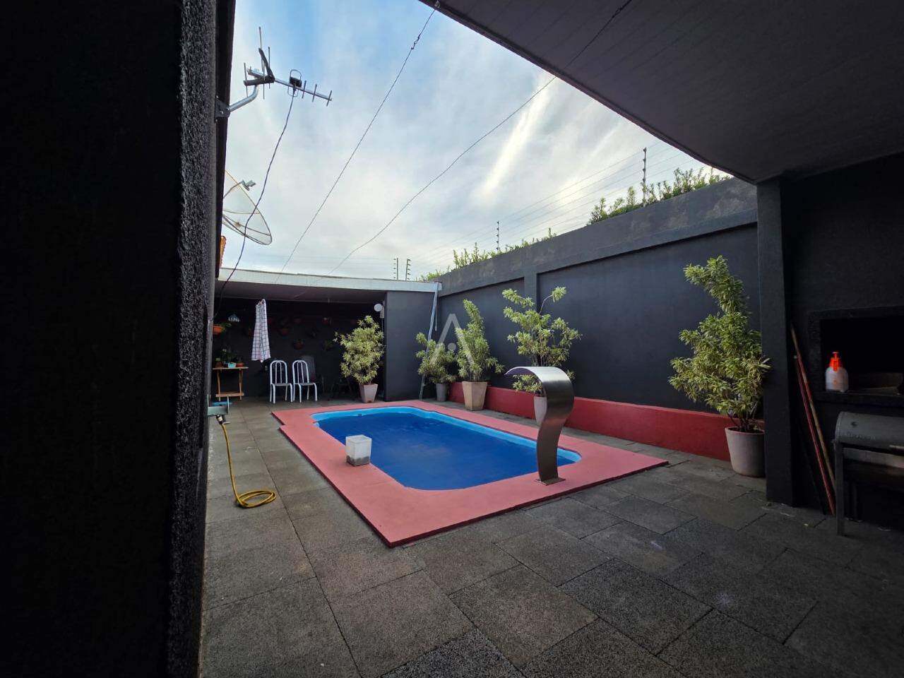 Casa Residencial para à venda no Bairro NEVA em CASCAVEL: