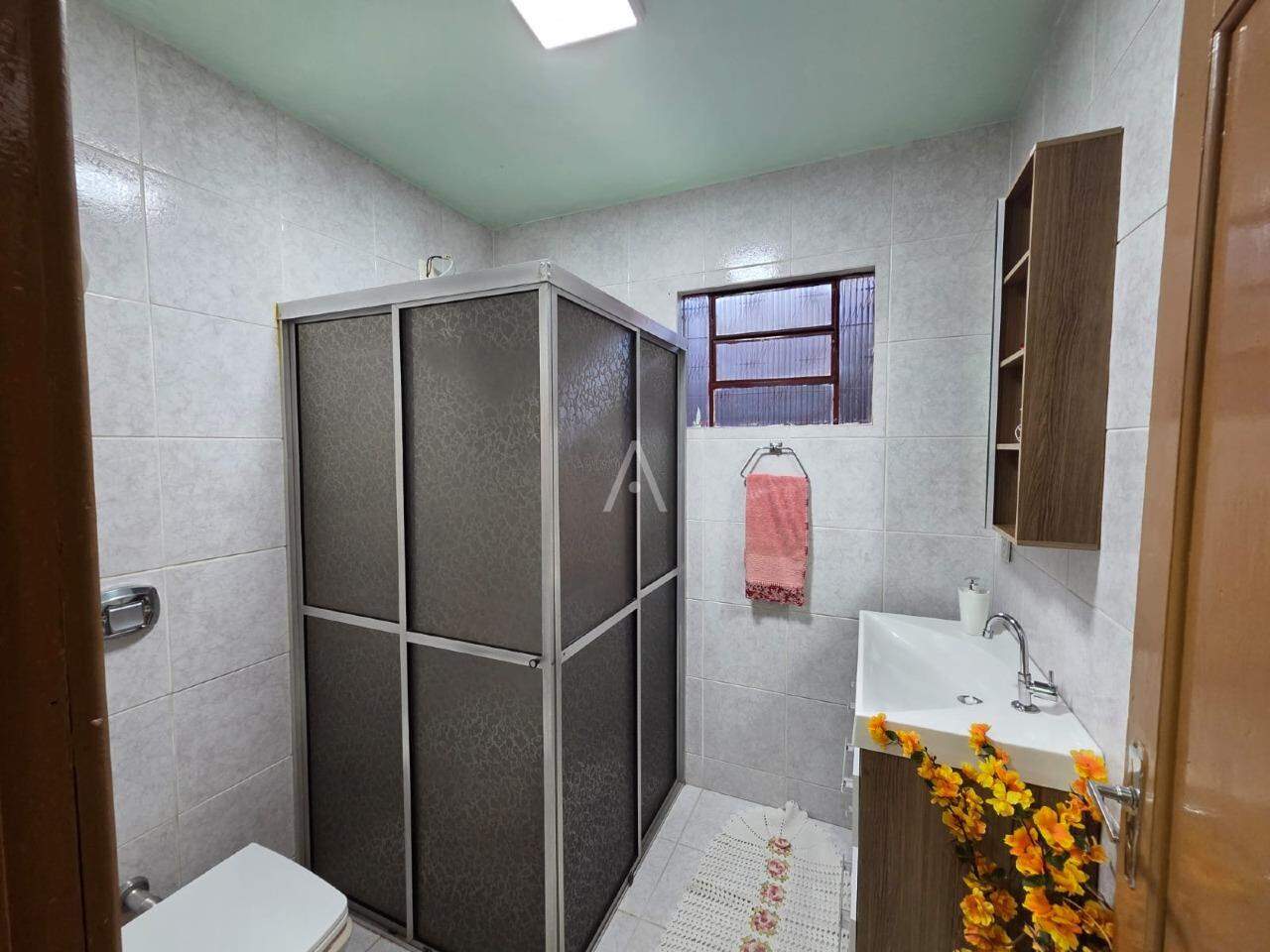 Casa Residencial para à venda no Bairro NEVA em CASCAVEL: