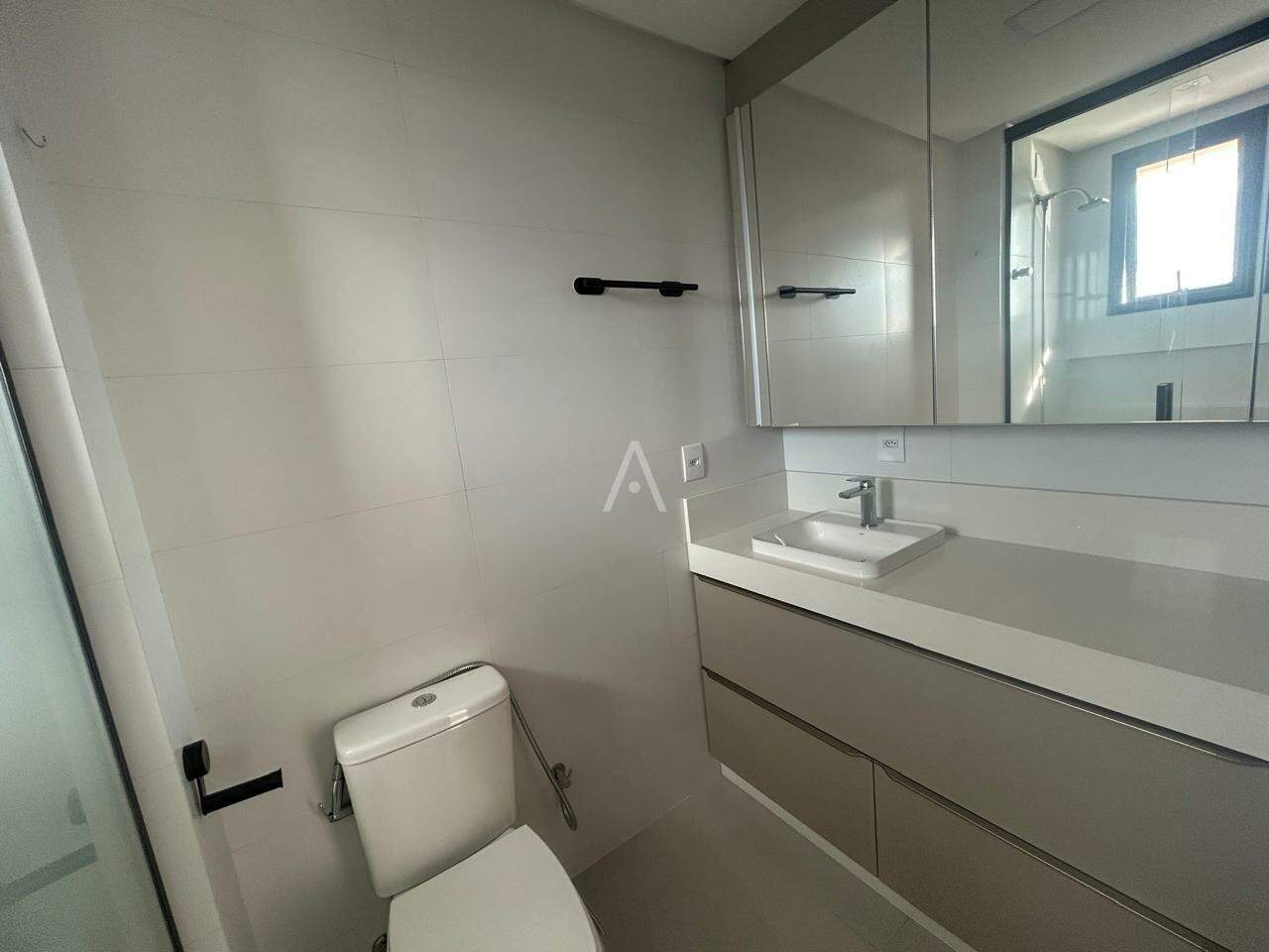 Apartamento para para aluguel no Bairro CANCELLI em CASCAVEL: BANHEIRO SUITE