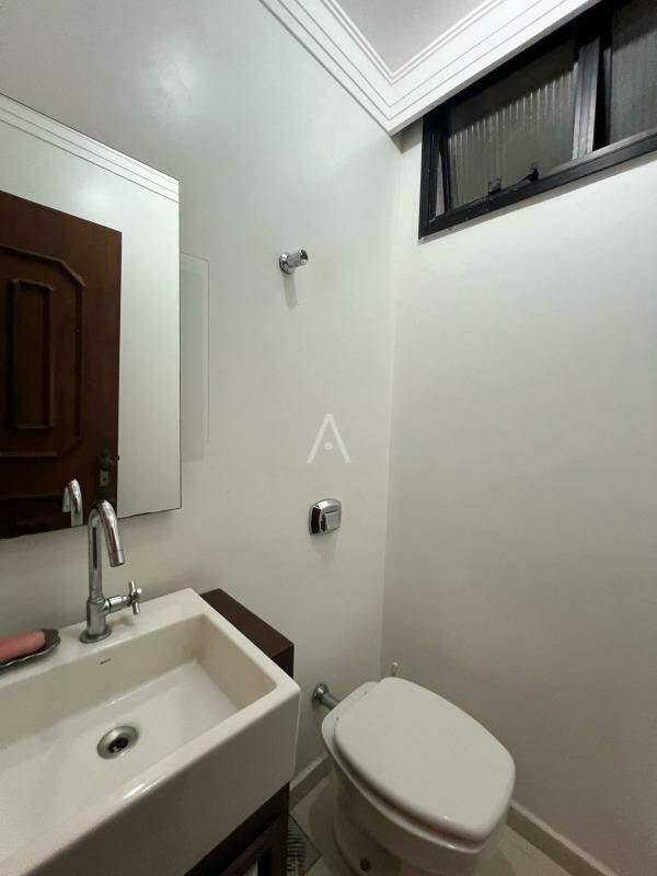 Apartamento para para aluguel no Bairro CENTRO em CASCAVEL: 