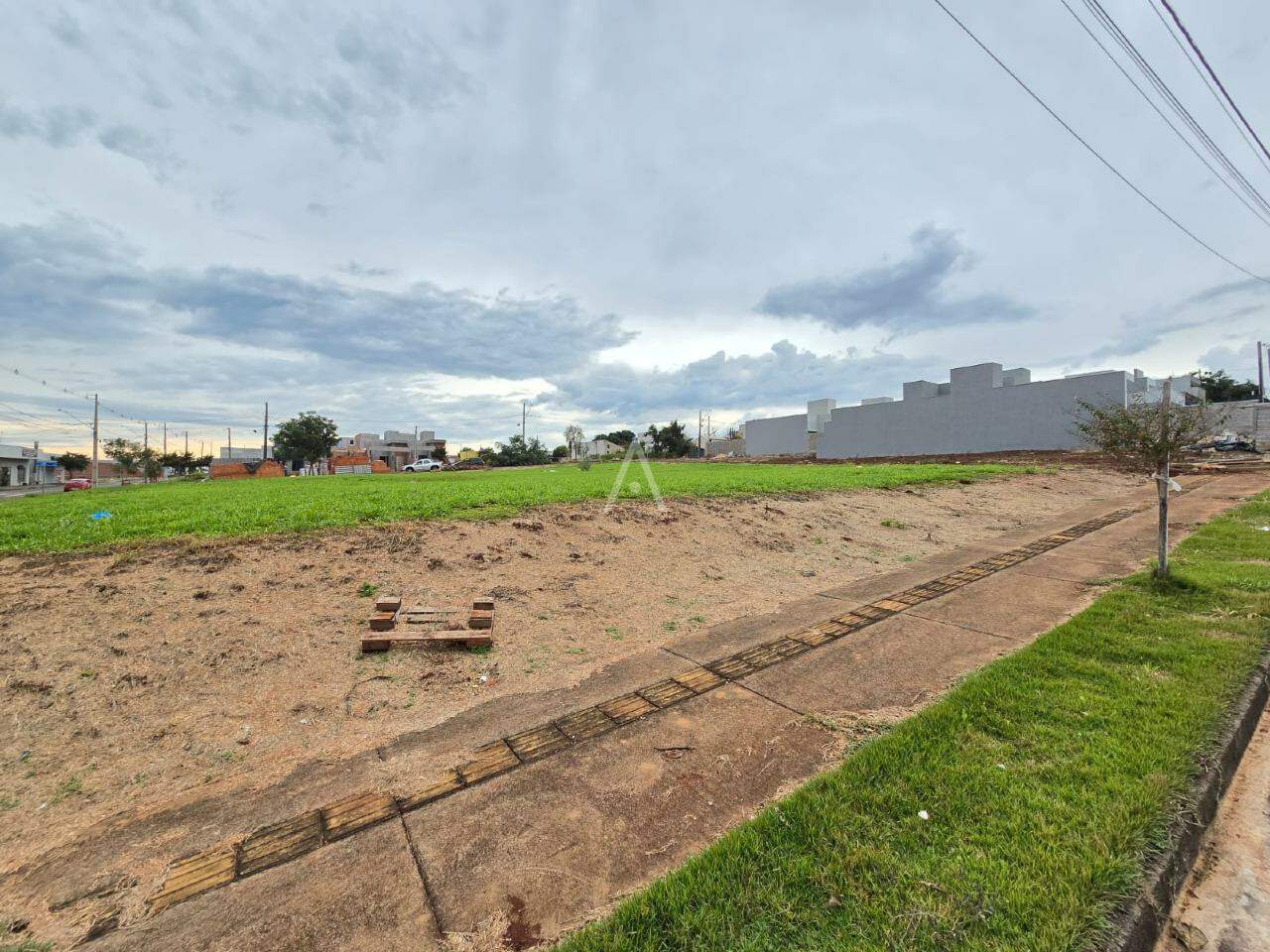 Terreno para à venda no Bairro JARDIM COOPAGRO em TOLEDO: 