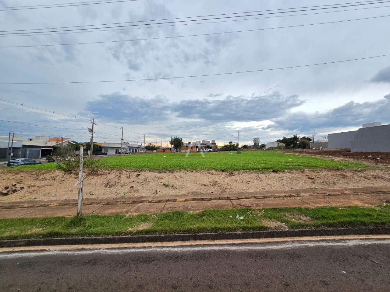 Terreno para à venda no Bairro JARDIM COOPAGRO em TOLEDO: 