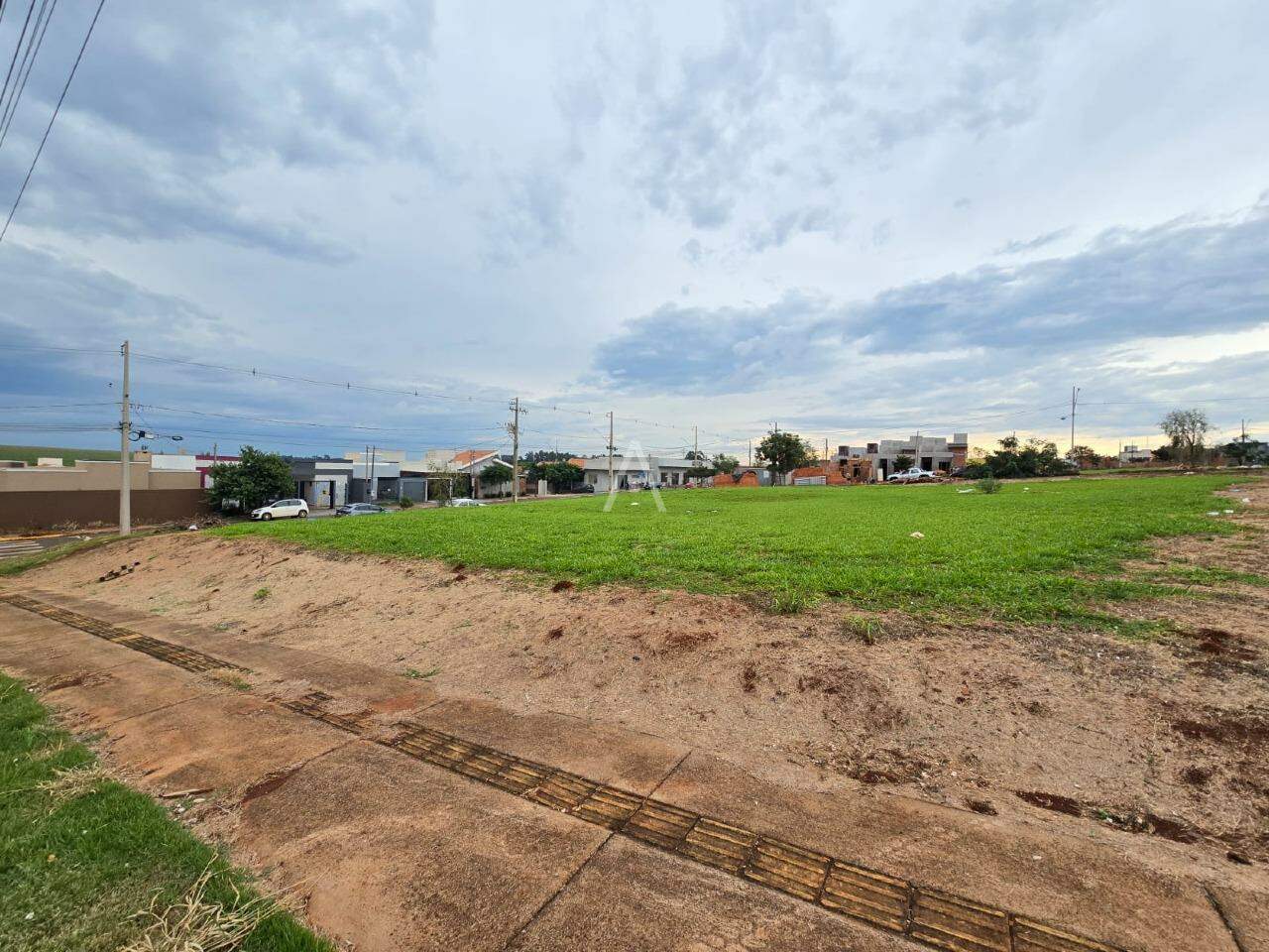 Terreno para à venda no Bairro JARDIM COOPAGRO em TOLEDO: 