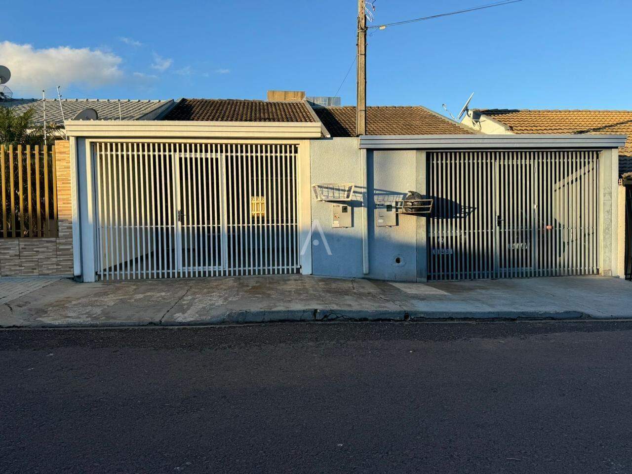 Casa Residencial para à venda no Bairro 14 DE NOVEMBRO em CASCAVEL: 