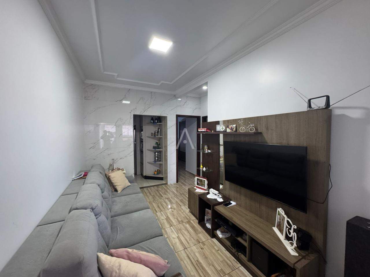 Casa Residencial para à venda no Bairro 14 DE NOVEMBRO em CASCAVEL: 