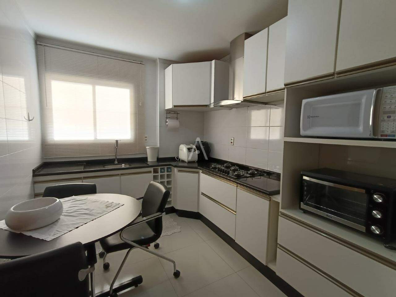 Apartamento para para aluguel no Bairro CENTRO em CASCAVEL: