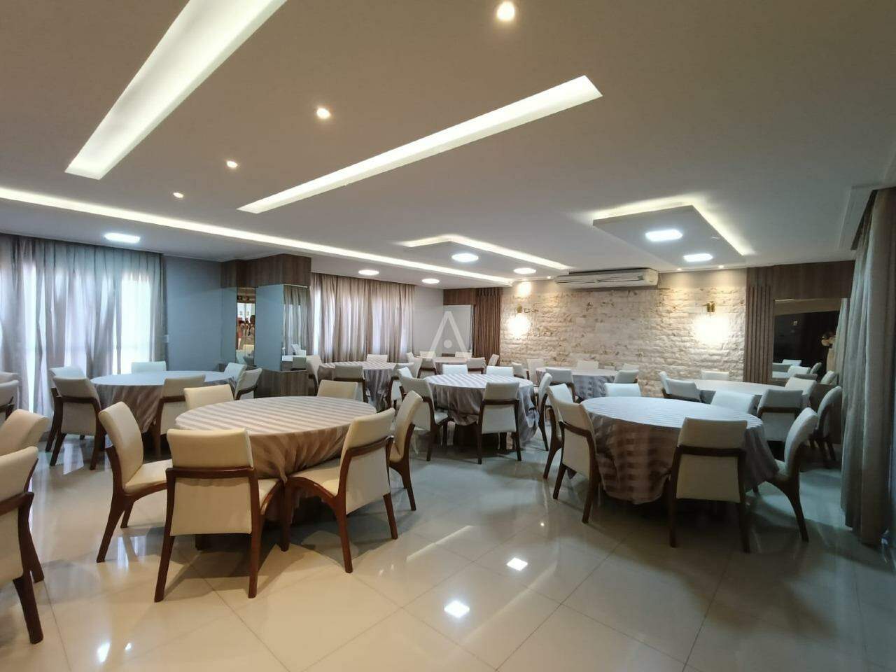 Apartamento para para aluguel no Bairro CENTRO em CASCAVEL: