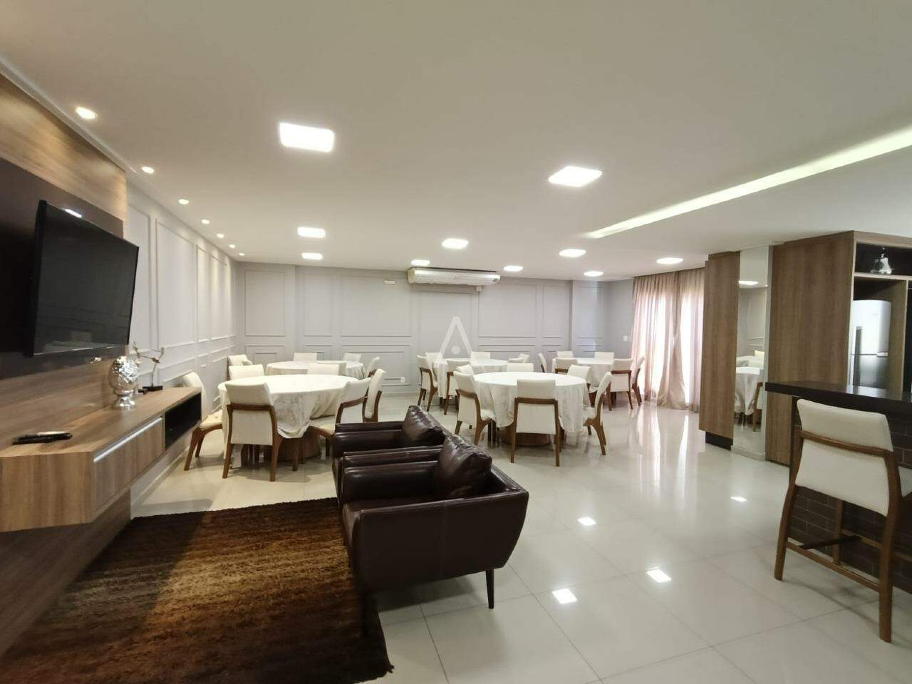 Apartamento para para aluguel no Bairro CENTRO em CASCAVEL: